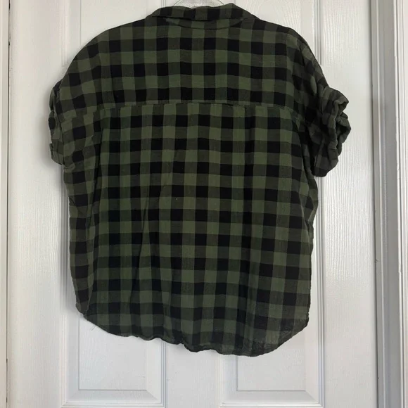 Time and Tru Women's Roll Sleeve Popover Shirt - Picture 6 of 7